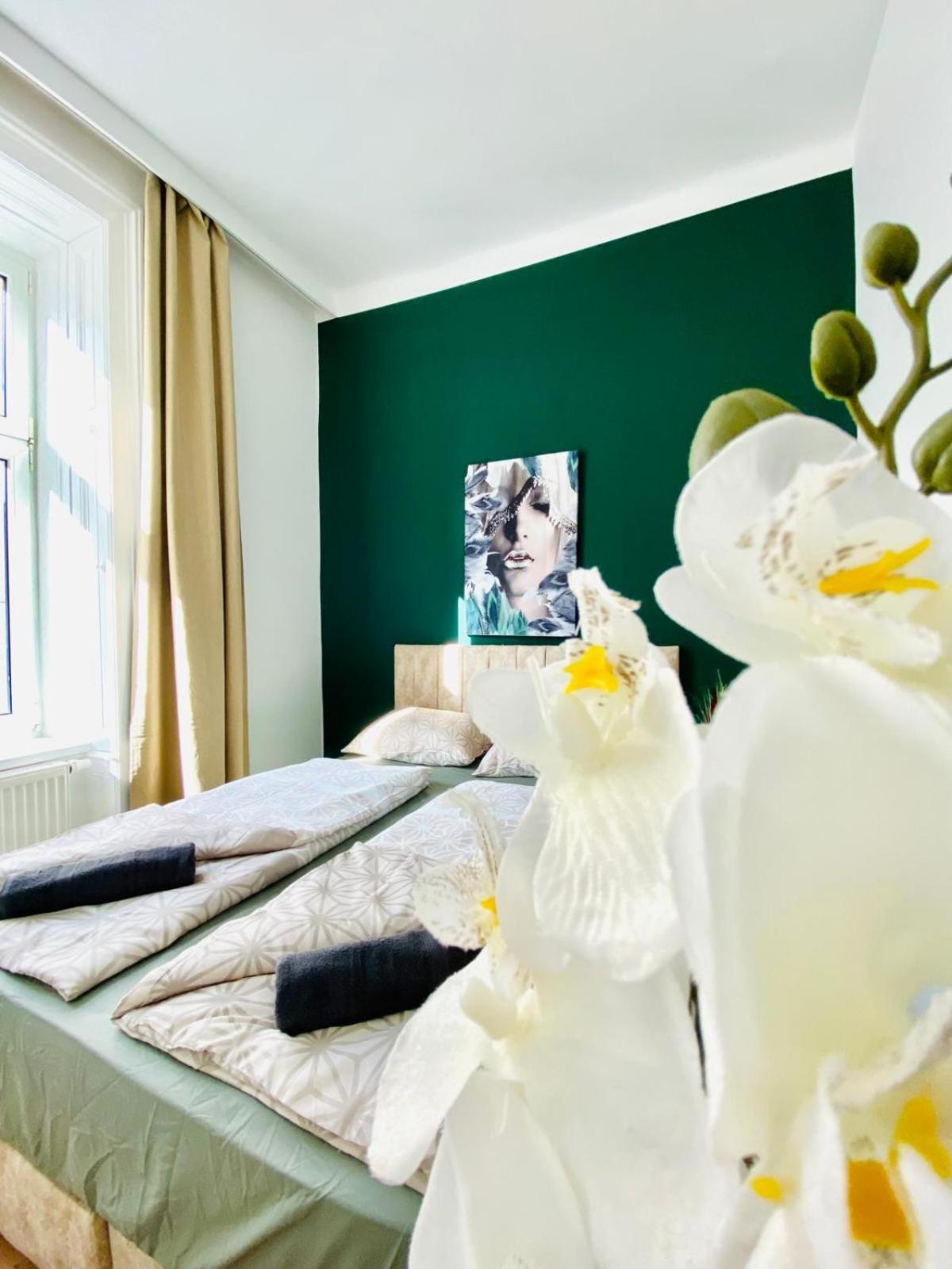 8 Fully Equipped Studio Shared Apt W Terrace Margareten Вена Экстерьер фото