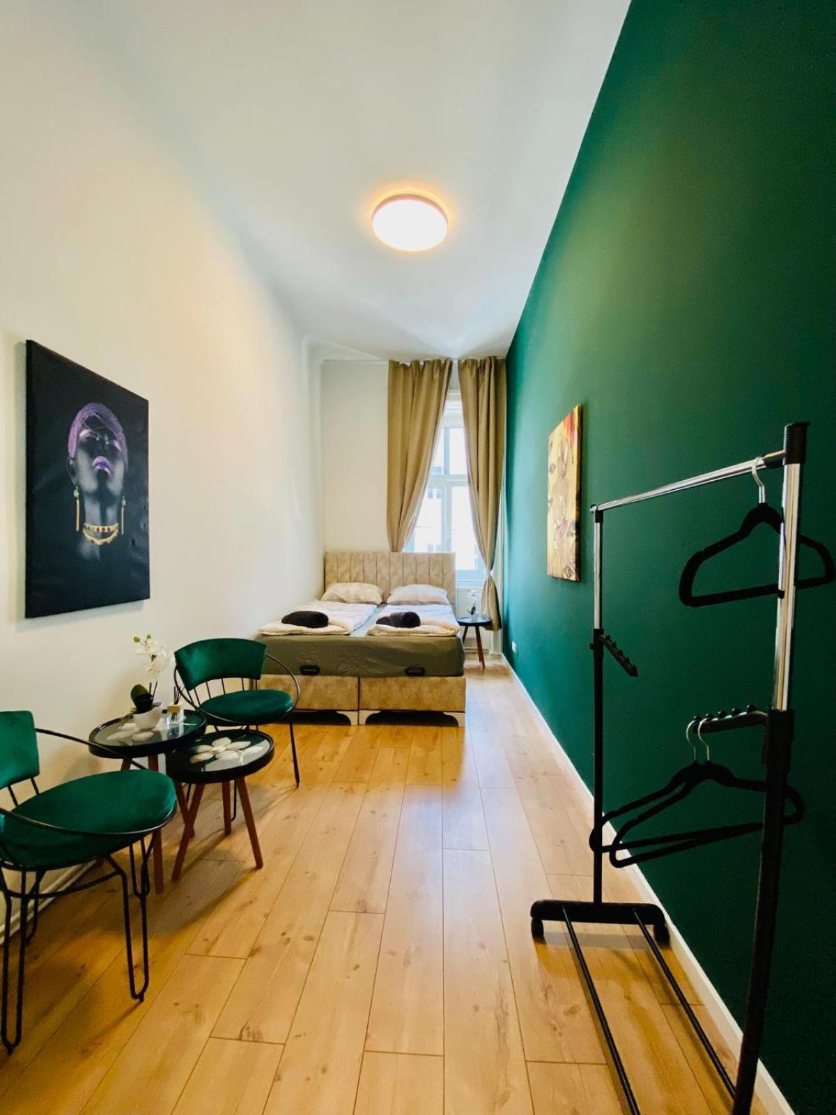 8 Fully Equipped Studio Shared Apt W Terrace Margareten Вена Экстерьер фото